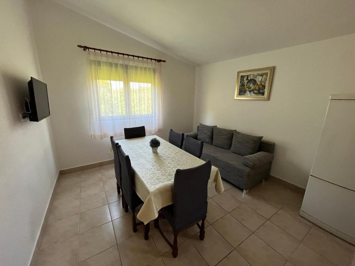 Apartmani Sekana Starigrad Paklenica Exterior photo