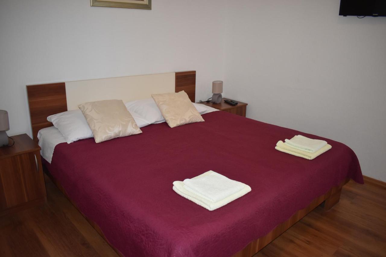 Apartmani Sekana Starigrad Paklenica Exterior photo