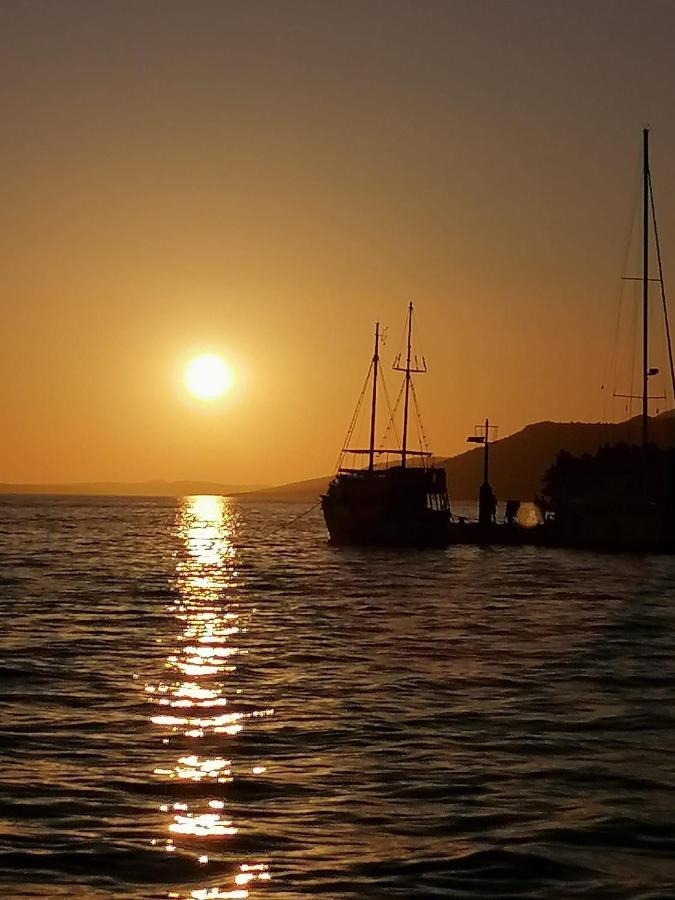 Apartmani Sekana Starigrad Paklenica Exterior photo